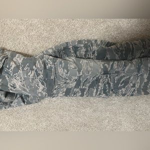 Light camouflage cargo pants